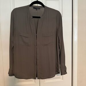 RO & DE Women’s Front Double Pocket Long Sleeve Blouse , Hidden Button Down SZ S